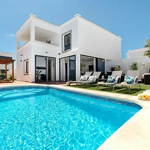 Acacia Villa