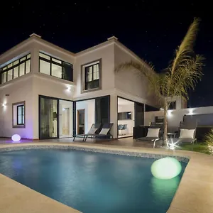 Roble Villa